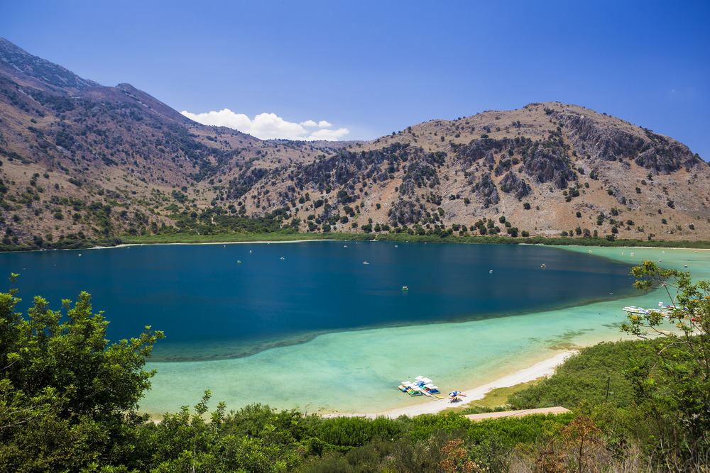 Fottur fra Argiroupolis til Kato Poros, lunsj ved Kournas- innsjen